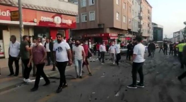 Son dakika haberleri! Pendik'te drift yapan magandalar aracı onlarca kişinin üzerine sürdü: Ortalık savaş alanına döndü
