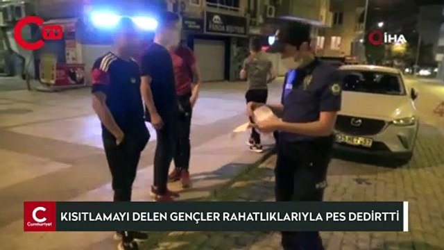 Taksiyle kısıtlamayı delen gençler rahatlıklarıyla pes dedirtti