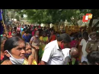 Coimbatore-Govt Employees Stage Road Blockade, Picked Up By Police