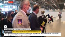 Le Premier ministre Jean Castex arrive sur le vaccinodrome de la Porte de Versailles à Paris. Il est accompagné par Marlène Schiappa