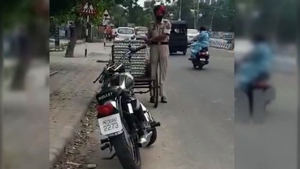 Police Javaan को अंडे चोरी करता देख नहीं रोक पाएंगे हंसी, देखे Viral video