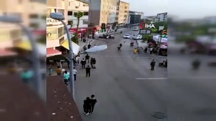 Pendik’te drift yapan sürücü, tepki gösteren mahallelilerin üzerine aracını sürdü