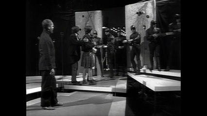 Doctor Who clásico Temporada 6 episodio 44 "The War Games part 10" (subtítulos en español)