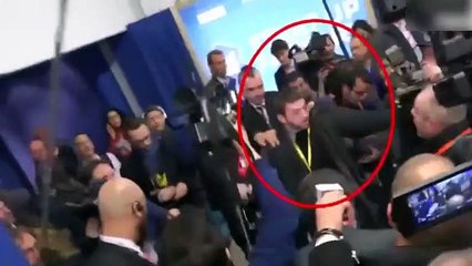 Irkçı Fransız lider muhabiri dışarı attırdı