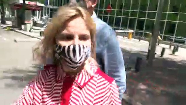 Eugenia Martínez de Irujo acude al hospital para visitar a su hermano Cayetano: Está en la UCI