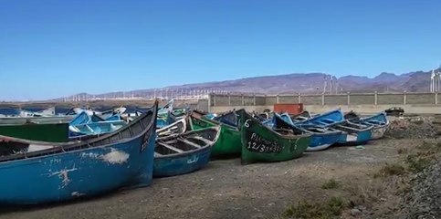 Cementerio de cayucos en el puerto de Arinaga