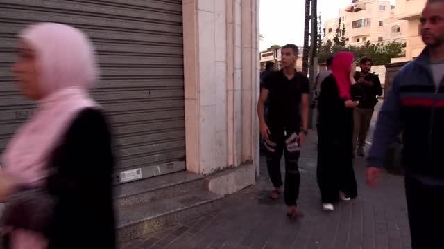 İsrail, Gazze'de sivillerin ikamet ettiği dairelerin ve ticari ofislerin bulunduğu 12 katlı binayı vurdu