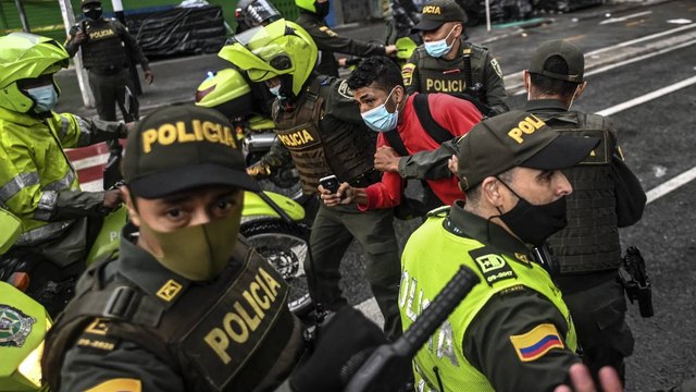 ¿Cómo debe ser el traslado de los menores de edad a una URI o un CAI?