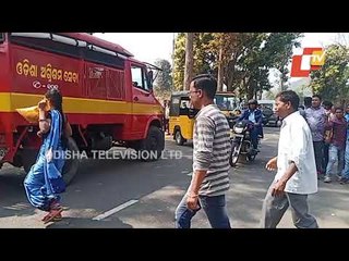 Mini Truck Overturns Killing 2 & Injuring Over 20 Others
