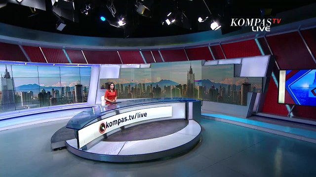 Hilang Kendali, Mobil Tabrak Beton Pembatas Transjakarta