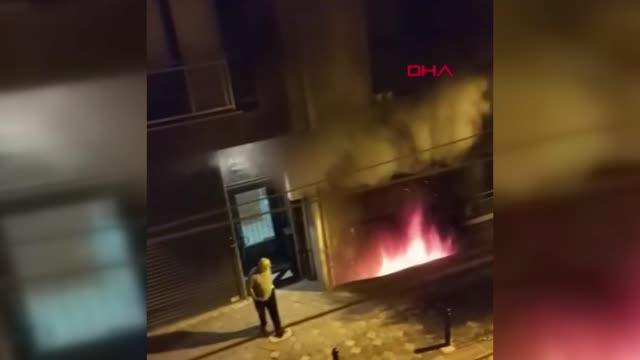 İSTANBUL-ZEYTİNBURNU'NDA 4 KATLI BİNADA YANGIN: 10 KİŞİYİ İTFAİYE KURTARDI