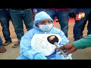 Protesting Layoff, Paramedics In Odisha Beg On Road In Bhubaneswar