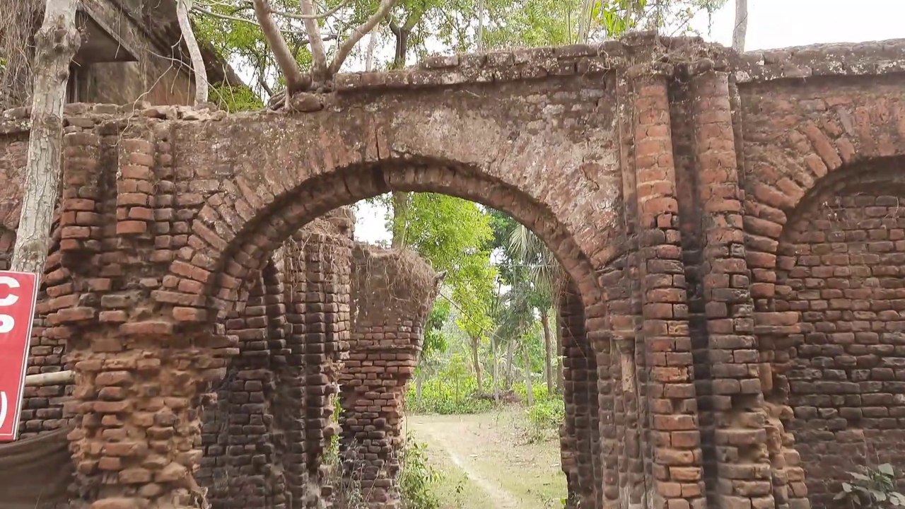 I found a very old forgotten temple|old temple|old pancharatna temple|forgotten temple in india