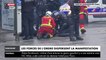 Manifestation pro palestinienne interdite à Paris - Un gendarme blessé par un manifestant pendant le direct de CNews se retrouve à terre de longues minutes