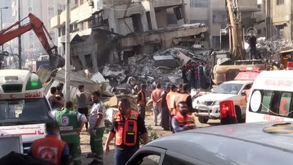 Son dakika haber... İsrail'in gece yarısından itibaren düzenlediği saldırılarda hayatını kaybedenlerin sayısı 8'e, yaralı sayısı da 45'e yükseldi.