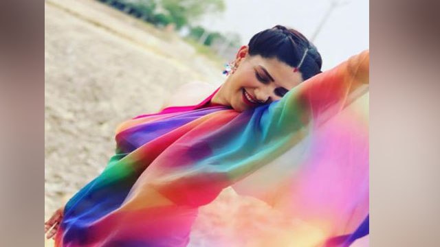 Sapna Choudhary ने खेत में किया Dance Social Media पर Video हुई Viral, Check Out Video | FilmiBeat