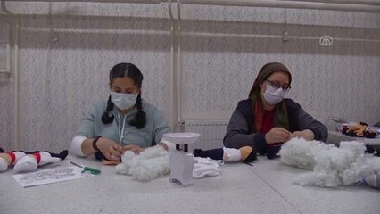 AFYONKARAHİSAR - Kooperatifte "peluş bebek" üreten kadınlar ev ekonomilerine katkı sunuyor