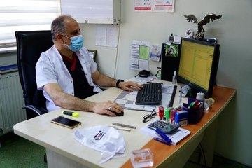 Son dakika haberi! Sünnet ettiği çocukların göbeğine '1903 kere maşallah' yazarak sakinleştiriyor