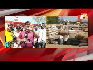 Mandi Mismanagement | Farmers Stage Protest By Keeping Paddy Sacks On NH In Jharsuguda