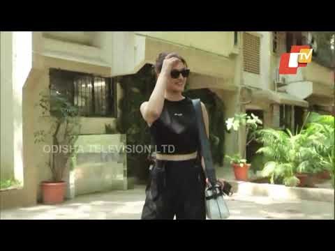 Divya Dutta & Kriti Sanon Snapped Post Salon Session At Juhu, Mumbai