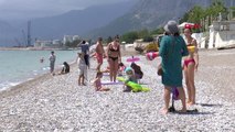 Tam kapanmanın son gününde turistler sahile akın etti