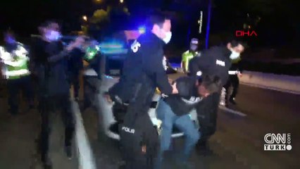 Kısıtlamada duvara çarpan kamyonetin sürücüsü polise zor anlar yaşattı