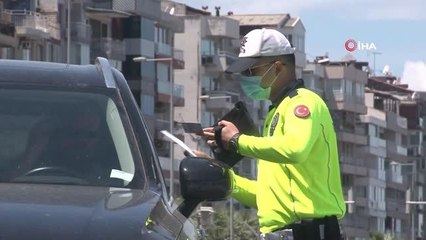 İzmir'de tam kapanmanın son gününde denetimler sürüyor