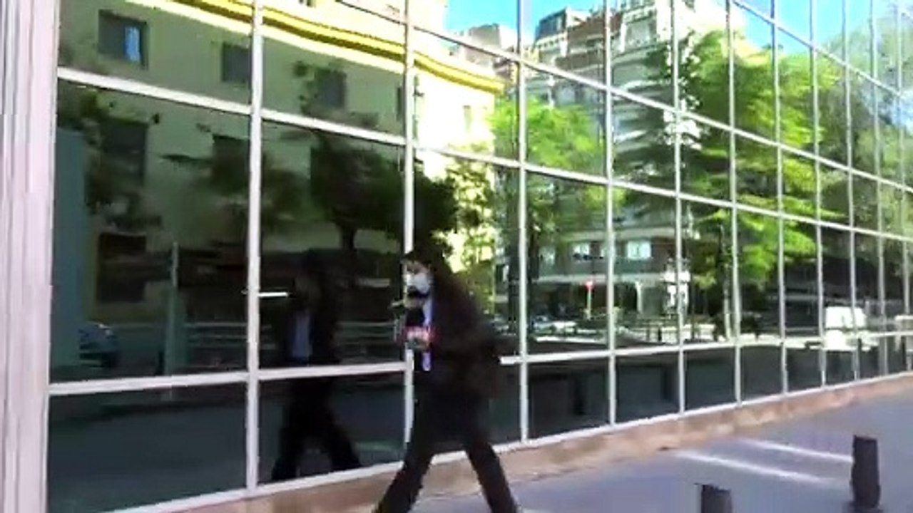 Bárbara Mirjan apoya a Cayetano Martínez de Irujo en el hospital