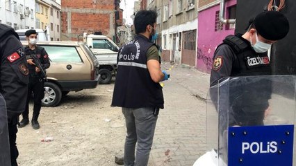 Gaziosmanpaşa'da komşuların silahlı kavgası: 3 yaralı