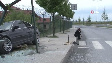 - Yeni aldıkları araçla otobüs durağına daldırlar... Şok geçiren genç dakikalarca kendine gelemedi