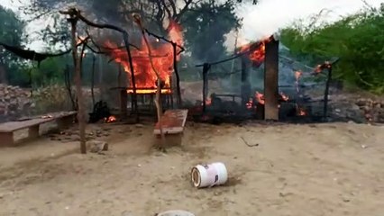 चंद मिनटों में यूं आग ने कर दिया तबाह