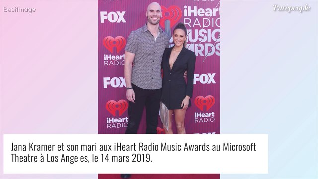 Jana Kramer (Les Frères Scott) : Nouvelle poitrine après sa rupture avec son mari infidèle