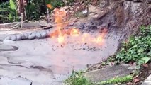 Un bain de boue prend feu... Activité volcanique impressionnante à Taïwan