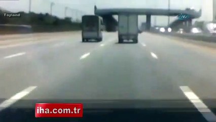 Virajı alamayıp alt yola düştü!