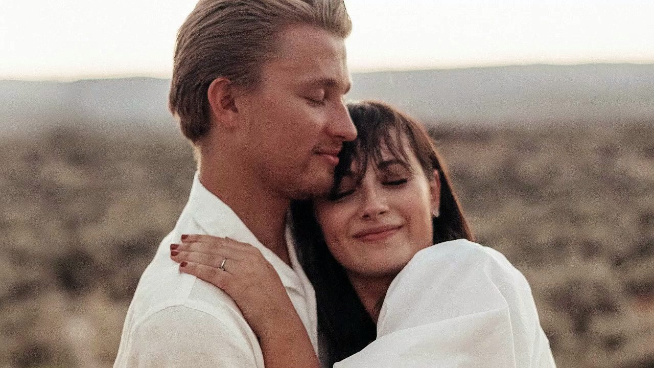 Romantic music Instrumental   -  1  Romantic music (Short Cover)  Romantic melody  Romantic  True Love