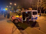 Polisten kaçan sürücü kurulan barikattaki araçlara çarptı