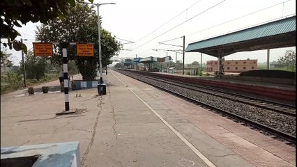 Darvanga express at its high speed  // Indian Railway
