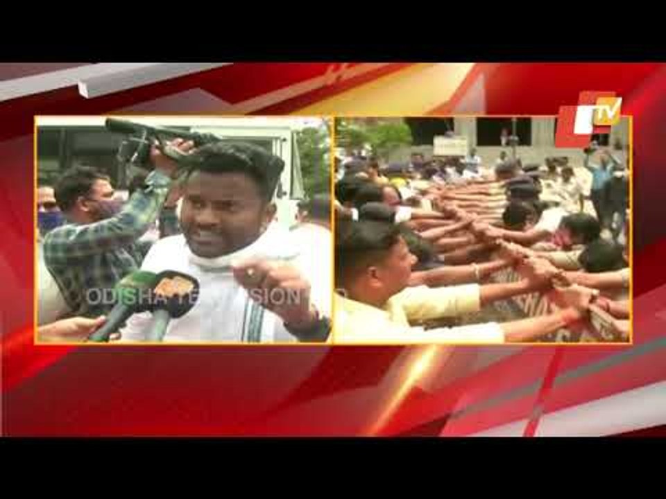 Youth Congress Burns Effigy Of Minister Pratap Jena