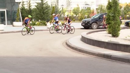 AFAD gönüllüsü bisikletçiler Samsun yolunda