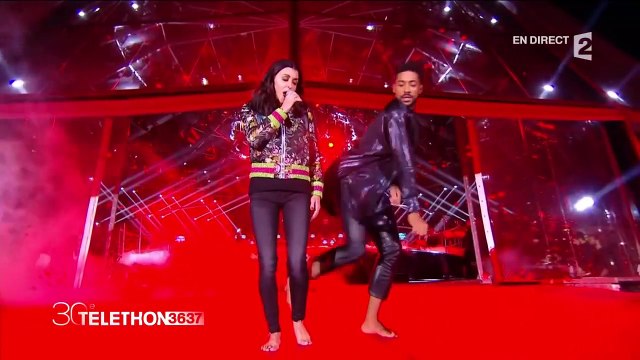 Jenifer chante Donne-moi le temps en live au Téléthon