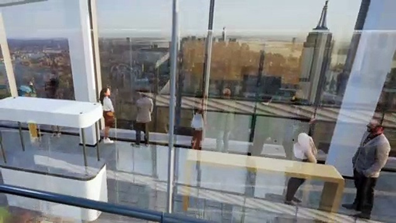 Simulación en vídeo de cómo será el nuevo ascensor Summit One ...