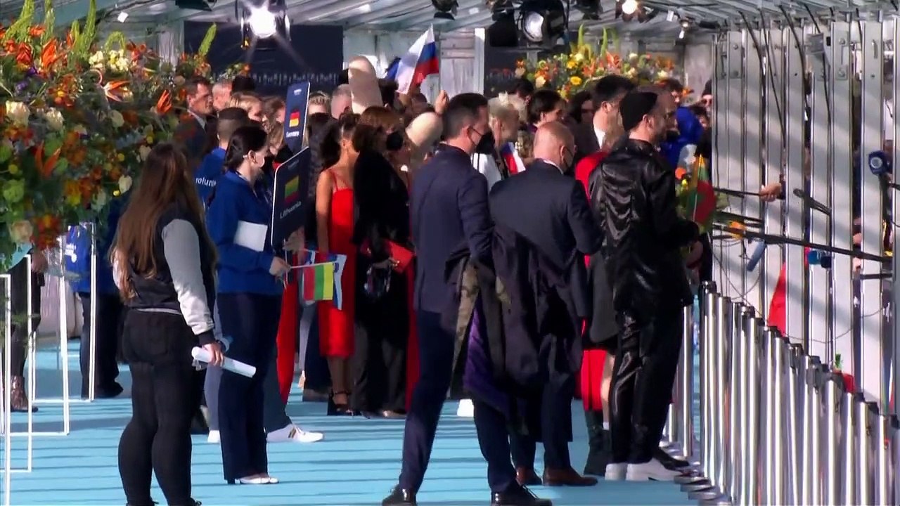 ESC 2021: Glanz, Glamour und positive Corona-Befunde