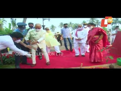 President Ram Nath Kovind Plants Neem Sapling At Raj Bhawan In Bhubaneswar