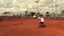 Son dakika haber... Dışişleri Bakan Yardımcısı Kaymakcı, tekerlekli sandalye tenis turnuvasında gösteri maçı oynadı