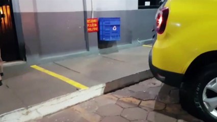 Após grave colisão na Rua Santa Catarina, jovem é detido pela PM por ter trafegado pela contramão
