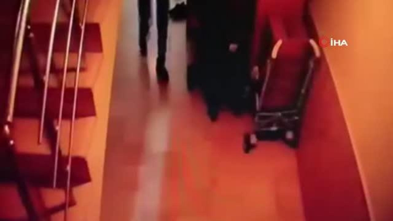 Son dakika haberi! Apartmandan bisiklet çalan hırsız güvenlik kameralarına saniye saniye yansıdı