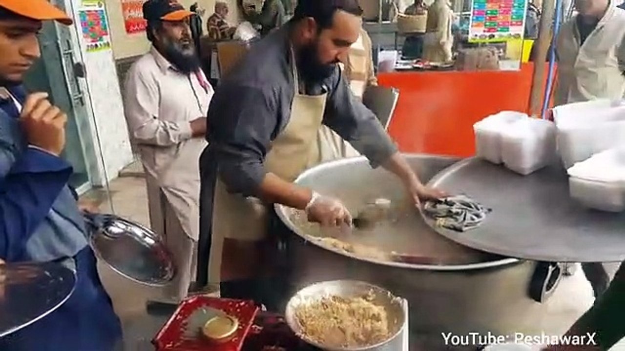 Malang Jan Bannu Beef Pulao - GT Road Tarnol | Malang Jan Kabuli Bannu Pulao | Pakistani Street Food