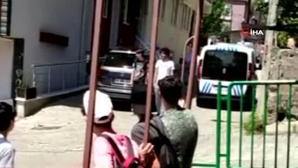 Kocaeli'de dehşet...Damadı ile birlikte evini basan dünürünü bıçakladı