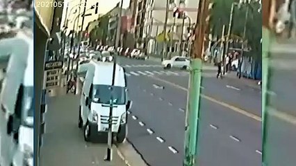 San Martín:  un patrullero que cruzó en rojo e iba a contramano atropelló y mató a un joven de 21 años