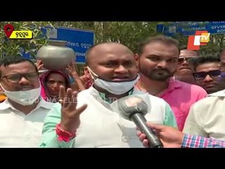 Download Video: Congress Members Take To Streets In Berhampur Protesting Water Crisis